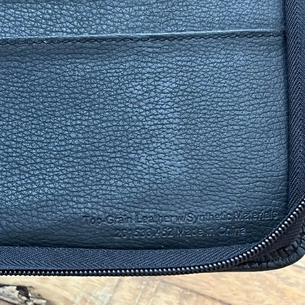 Franklin Covey Zip-Around Planner Black Leather 7-Ring Binder
